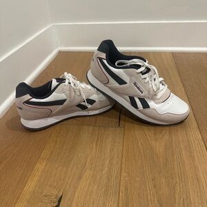 Like-New Men’s Reebok Sneakers